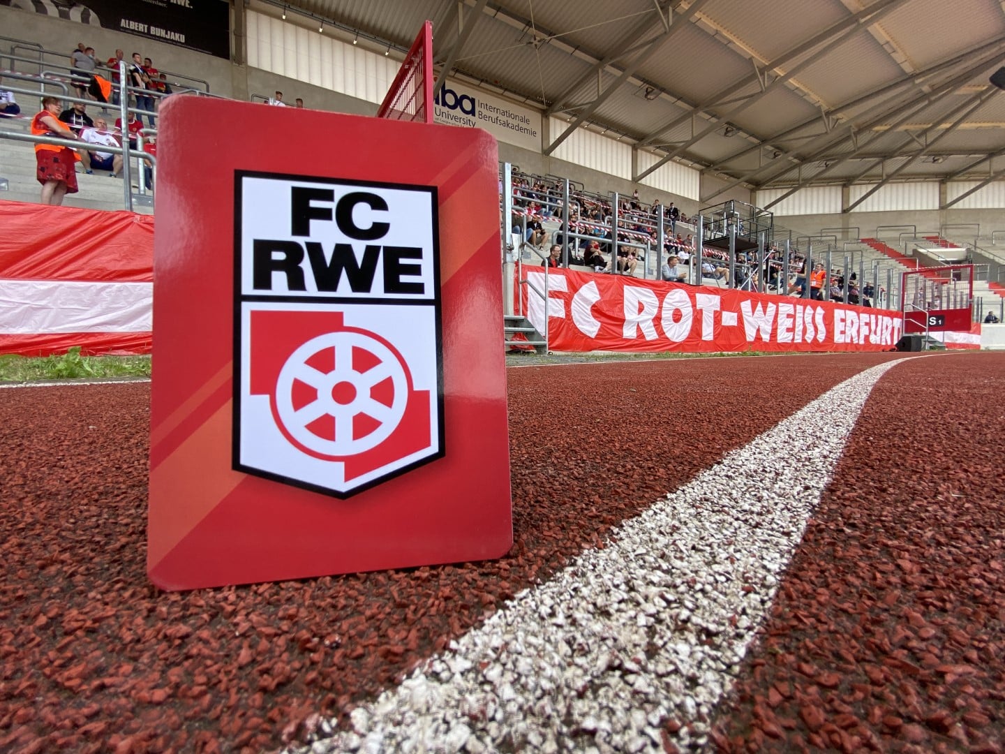 Angbot: Kostenfreier Eintritt zu allen Spielen der Nachwuchs Akademie des FC Rot-Weiß Erfurt e.V.